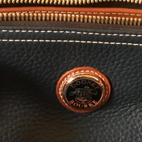 Dooney & Bourke Large Satchel - Picture 3 of 12
